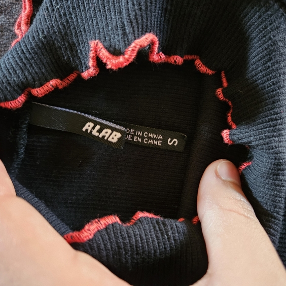 Rose crop top - Picture 3 of 4